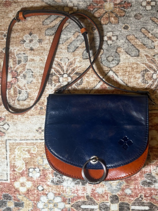 Patricia Nash Handbags - Patricia Nash Bettina Leather Crossbody Saddle Bag in Navy and Brown